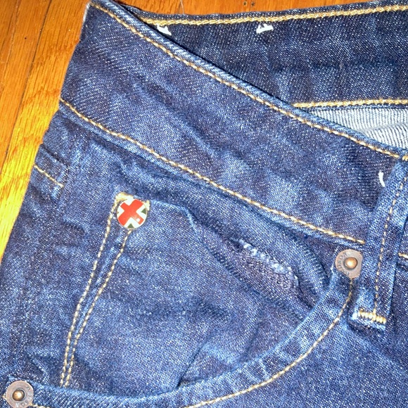 Hudson Carly - Picture 4 of 7